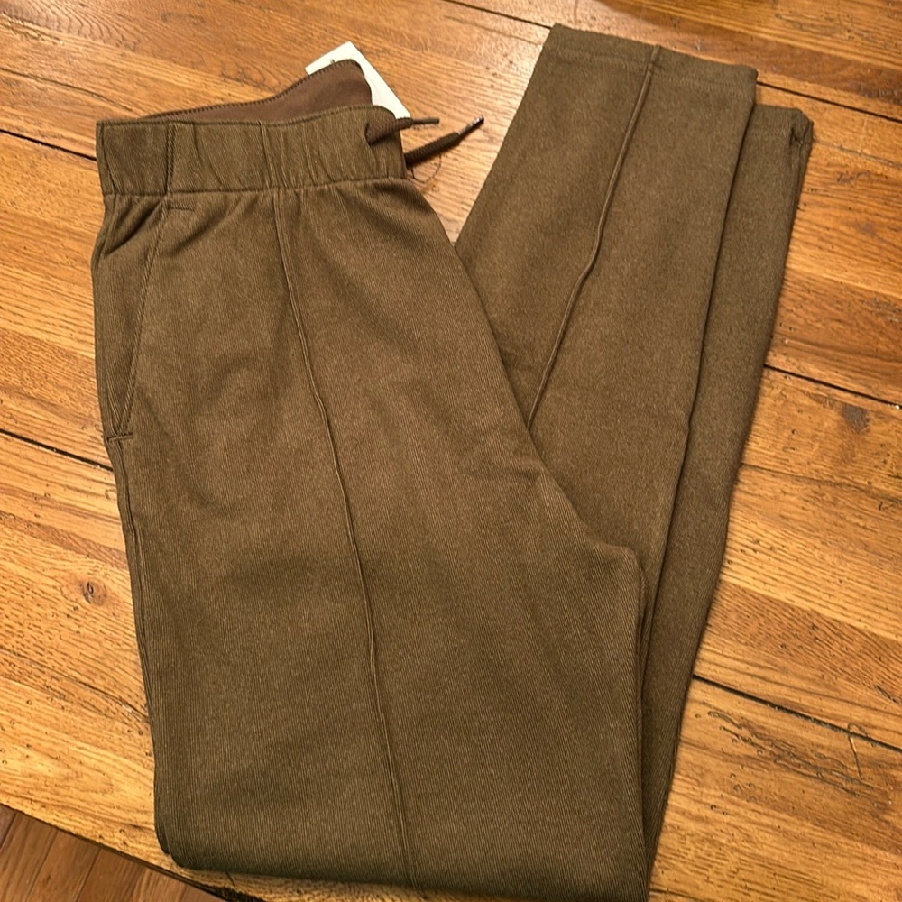Abercrombie boys joggers in brown NWT!